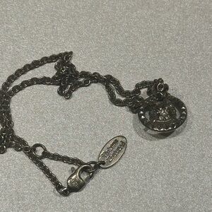 Chic Silver Pendant Necklace